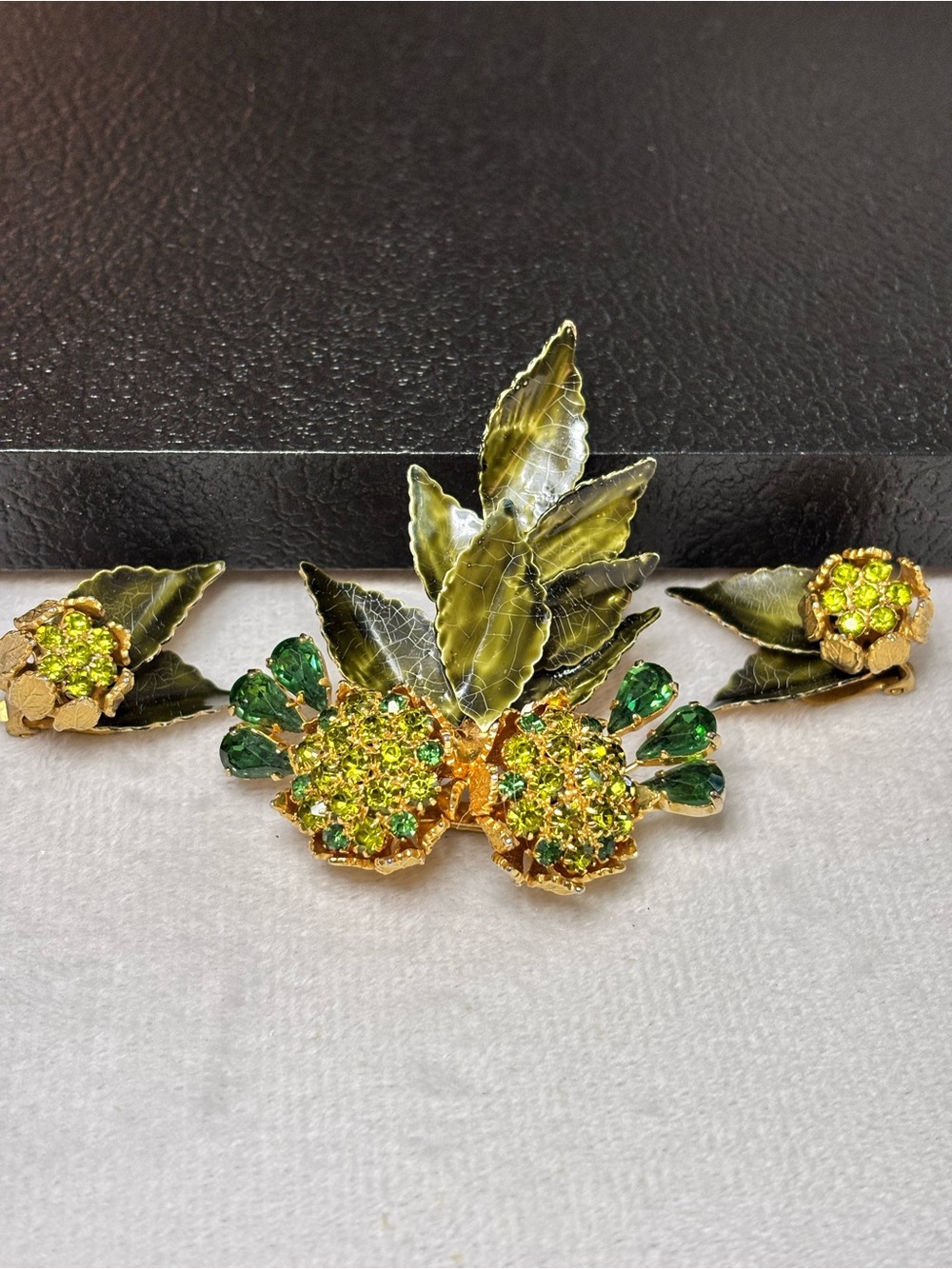 Vintage Signed Weiss Twin Pineapple Brooch & Clip Earrings Set Green Rhinestones